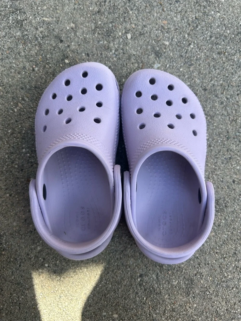CROCS Toddler Lavender Slip-On Clog C8 Beach, Pool, Vacation - Picture 2 of 3